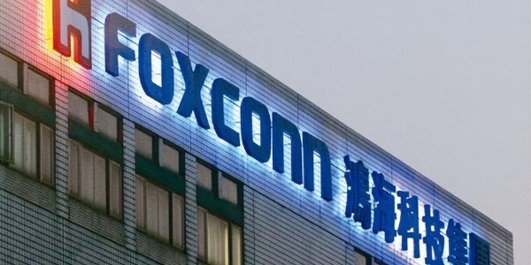 鴻海再投入約 2.48 億元，增資電動汽車子公司