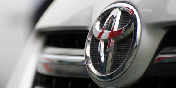 外媒：豐田汽車計劃將電動車電池成本降一半