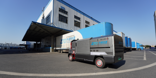 中國首款車規級無人駕駛快遞物流車內測：搭載華為 MDC 平台（上）